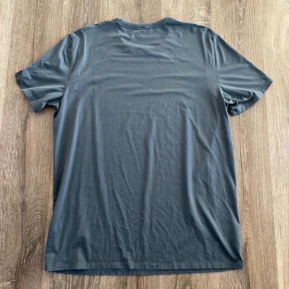 Lululemon Men’s Fundamental Short Sleeve Tee in Oil Grey/Blue - Picture 9 of 10